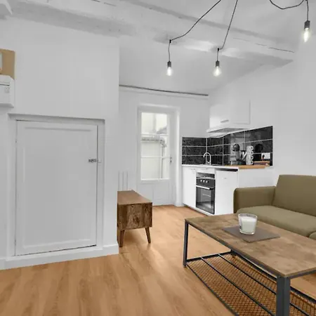 Apartment Grand Deux Pieces - Proche Metro - Terrasse *